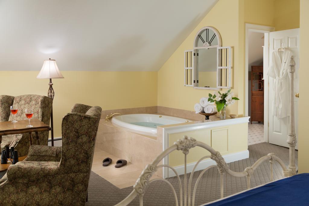 Wolf Cove Inn Poland 외부 사진