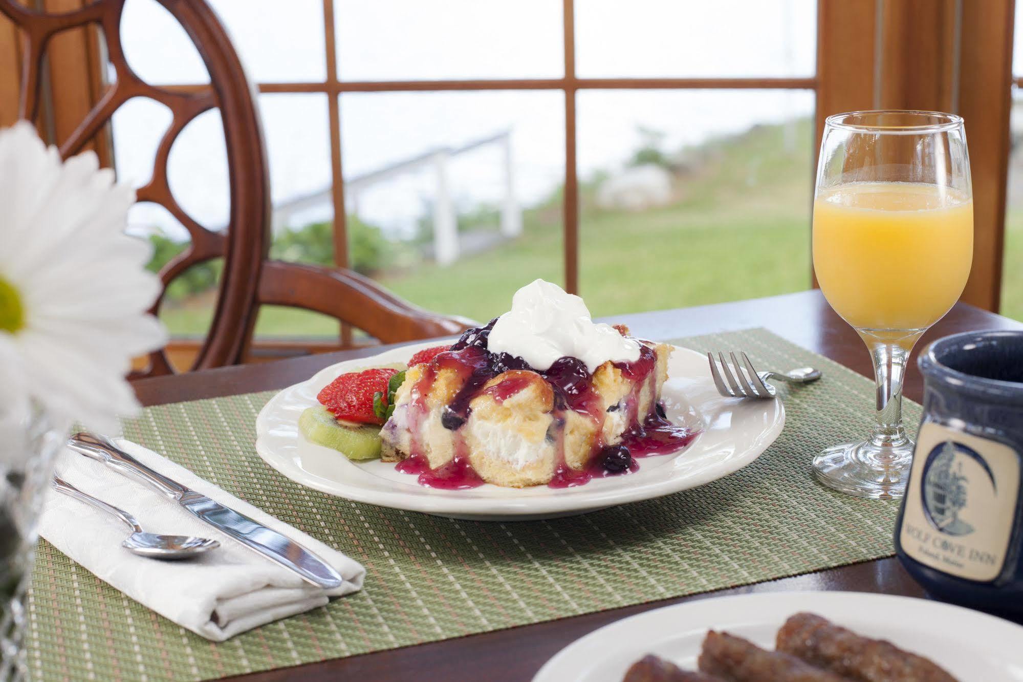 Wolf Cove Inn Poland 외부 사진