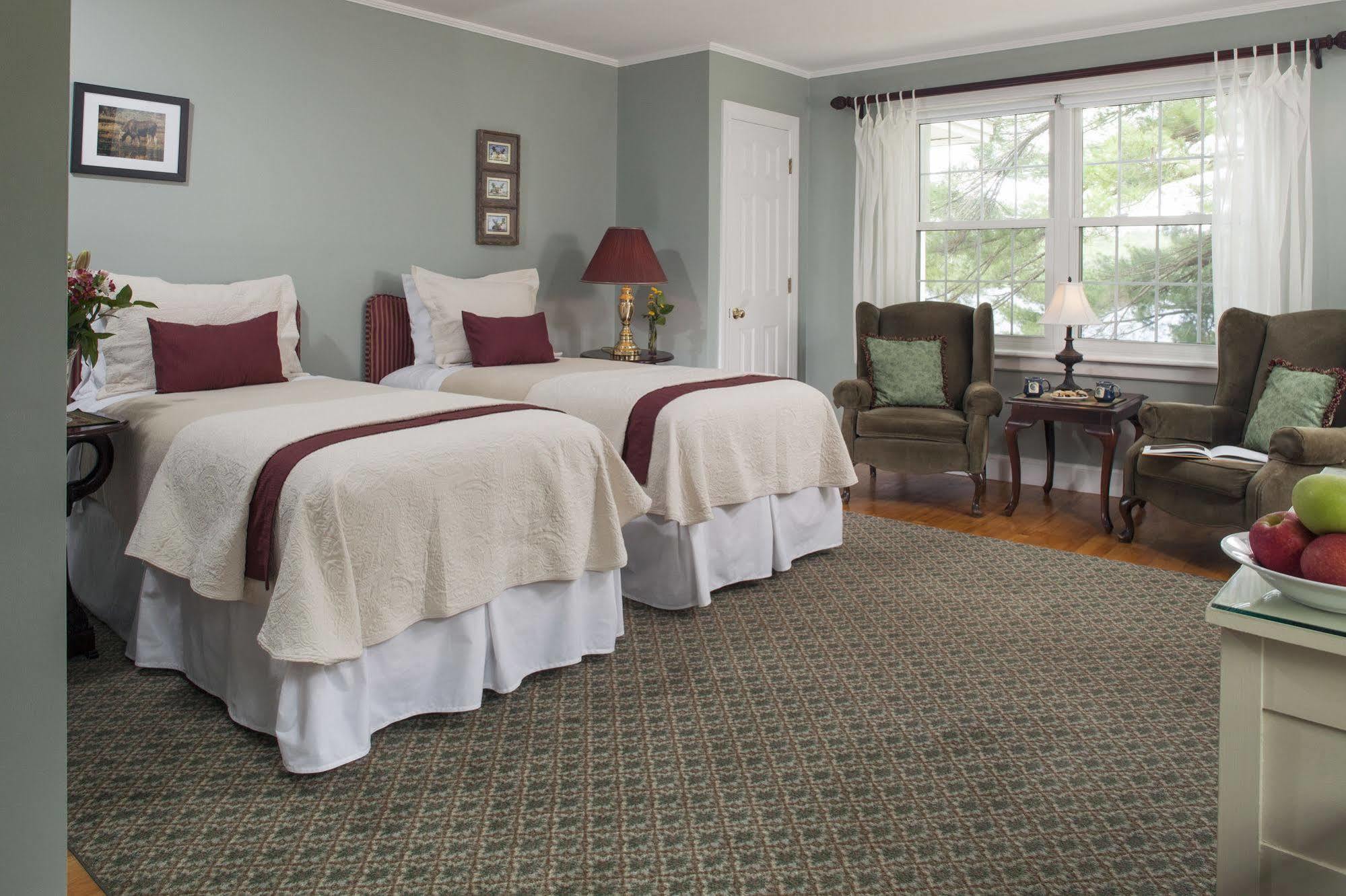 Wolf Cove Inn Poland 외부 사진